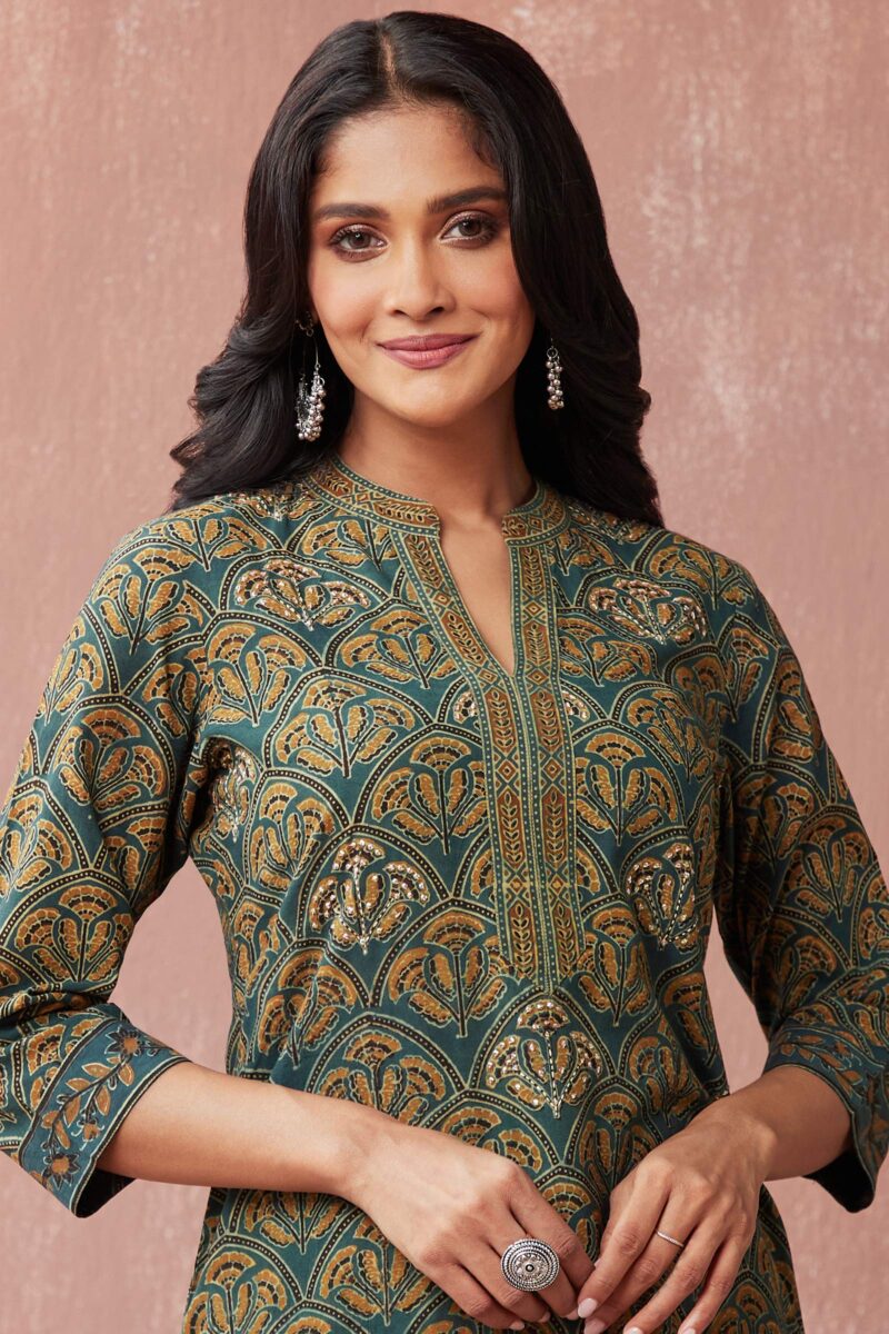 Sehra Yasmin Ajrak Kurta - Image 2