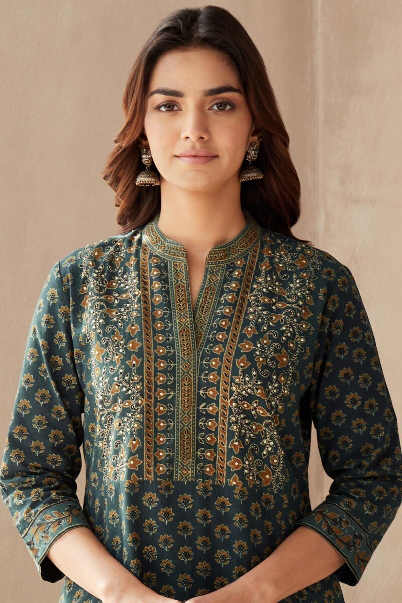 Sehra Zafina Ajrak Kurta - Image 2