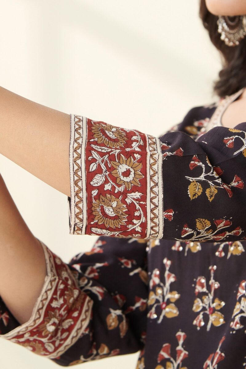 Sehra Kashaf Bagru Kurta - Image 5