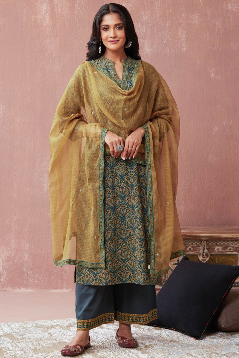 Sehra Yasmin Ajrak Kurta - Image 8