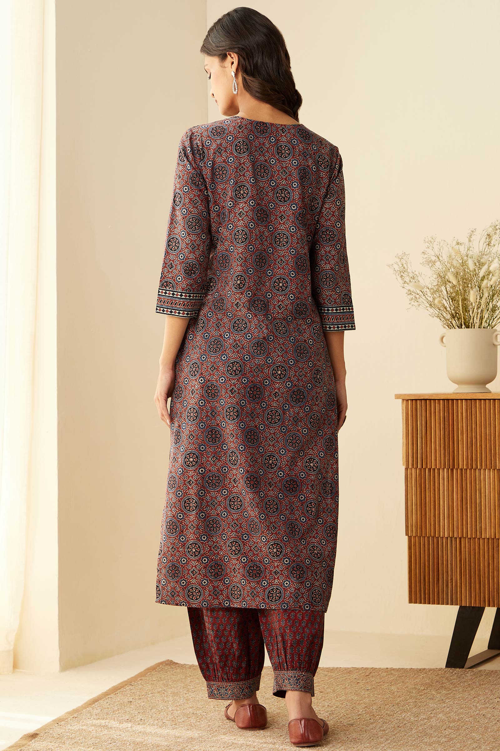 Sehra Sareen Ajrak Kurta - Image 6
