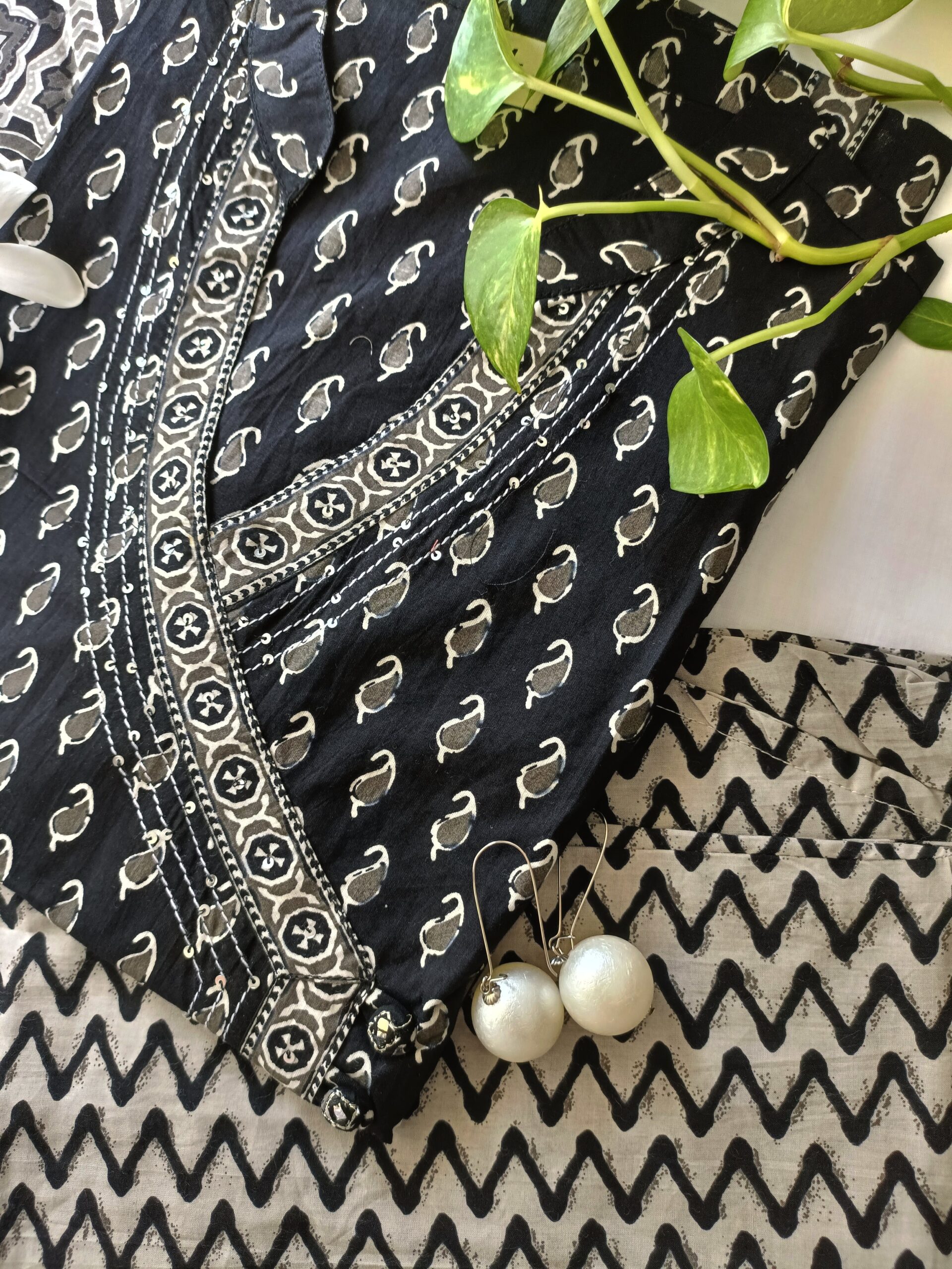 Black Bagru Hand Block Pritned Angrakha Kurta Set(3pc) - Image 2