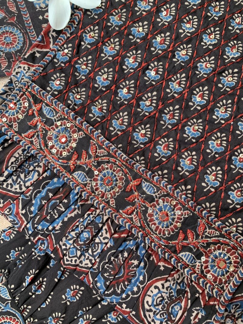 "Nayaab" black Cotton Kurta Set(3pc) - Image 3