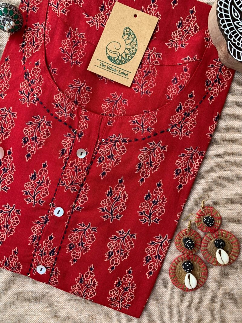 "Roohani" Bagru Kantha Buttoned Cotton kurta - Image 3