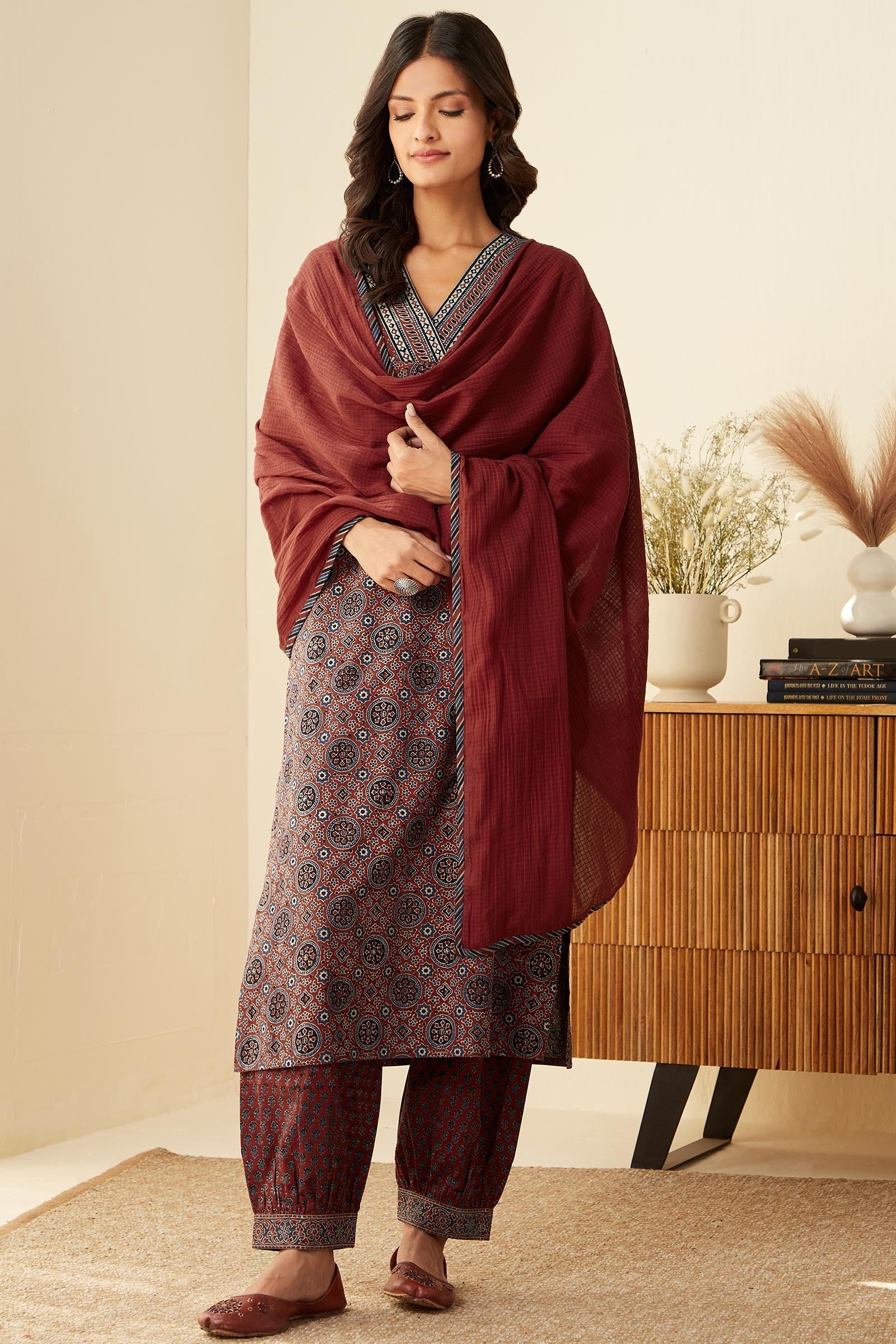 Sehra Sareen Ajrak Kurta - Image 8