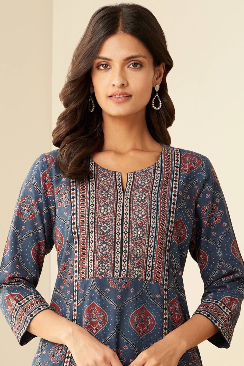 Sehra Zoya Ajrak Kurta - Image 2